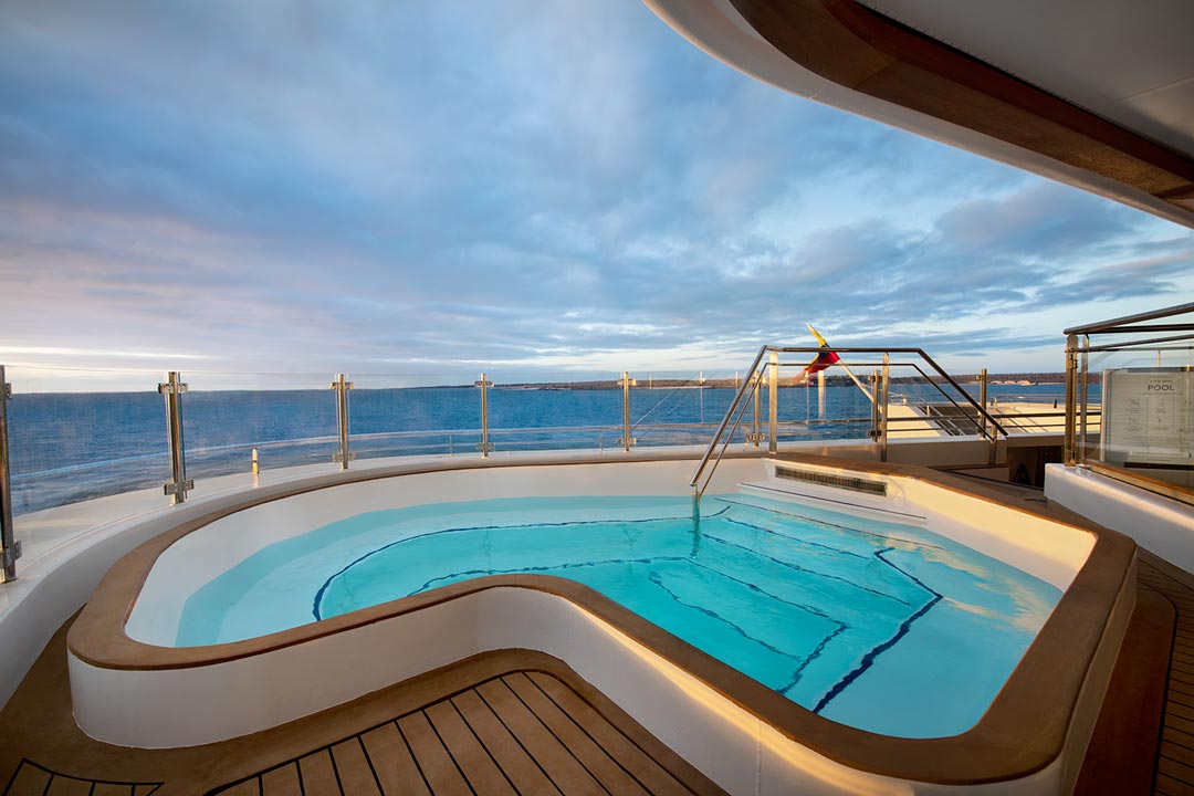 Sunset Lounge: Jacuzzi