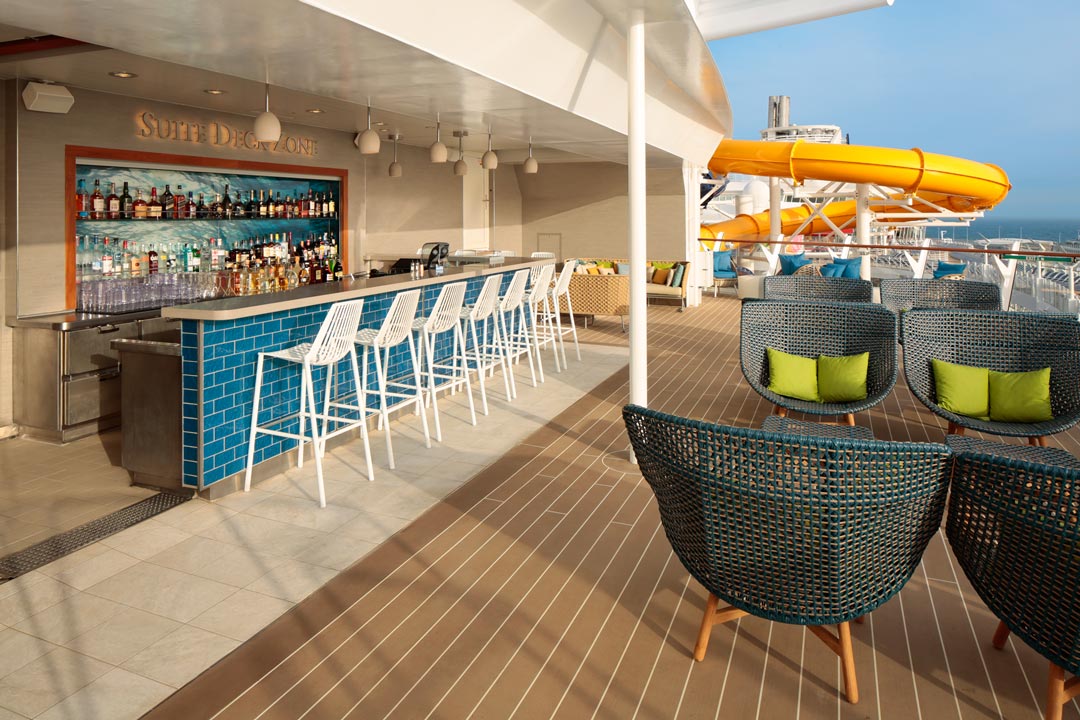 Suite Sun Deck Bar